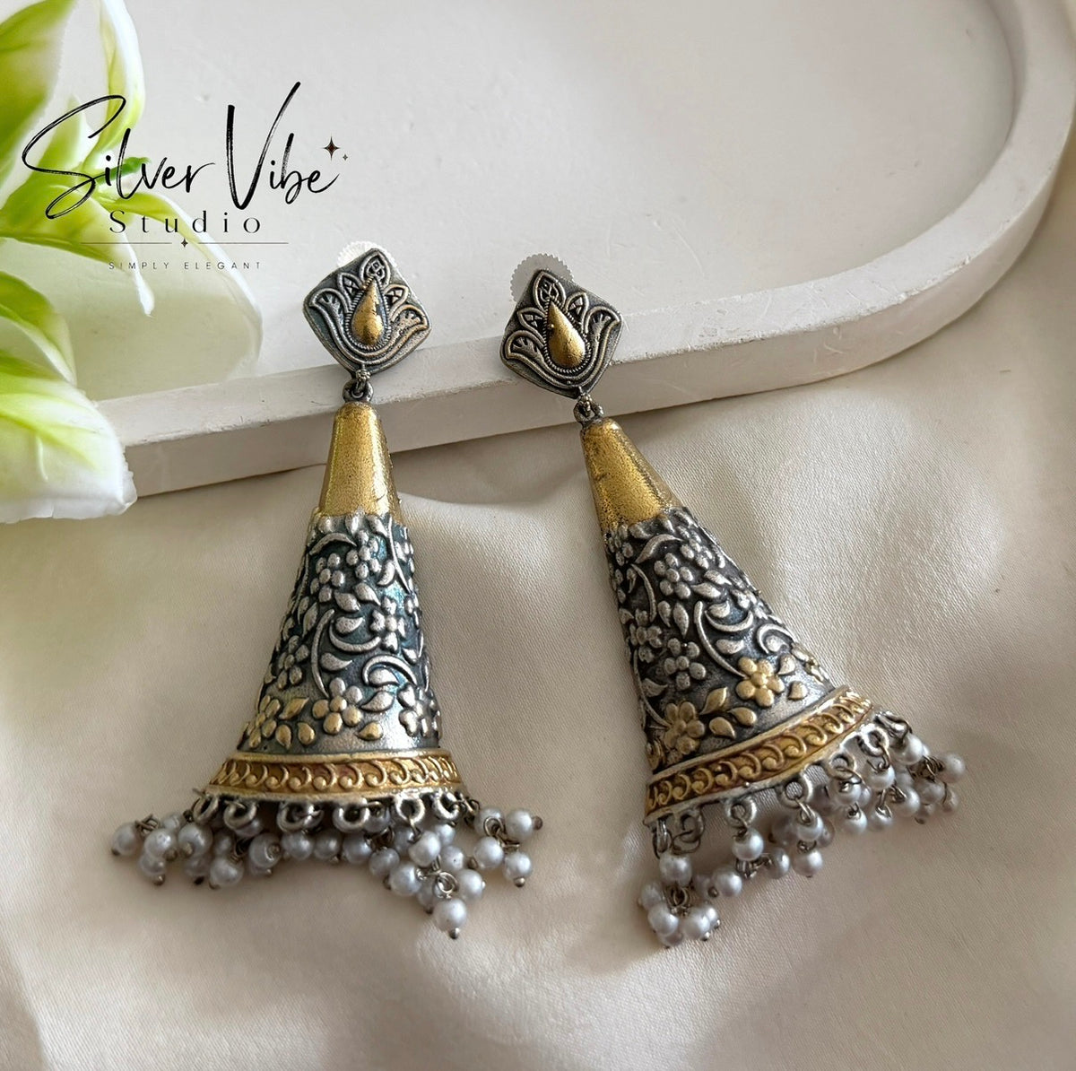 Antique Silver Floral Jhumka Earrings SVS001