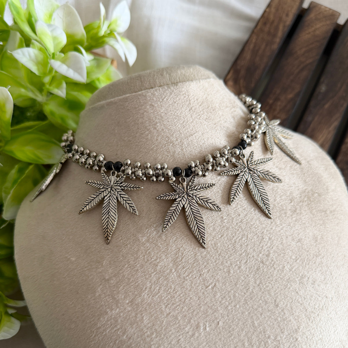 Star hanging choker TSV1055