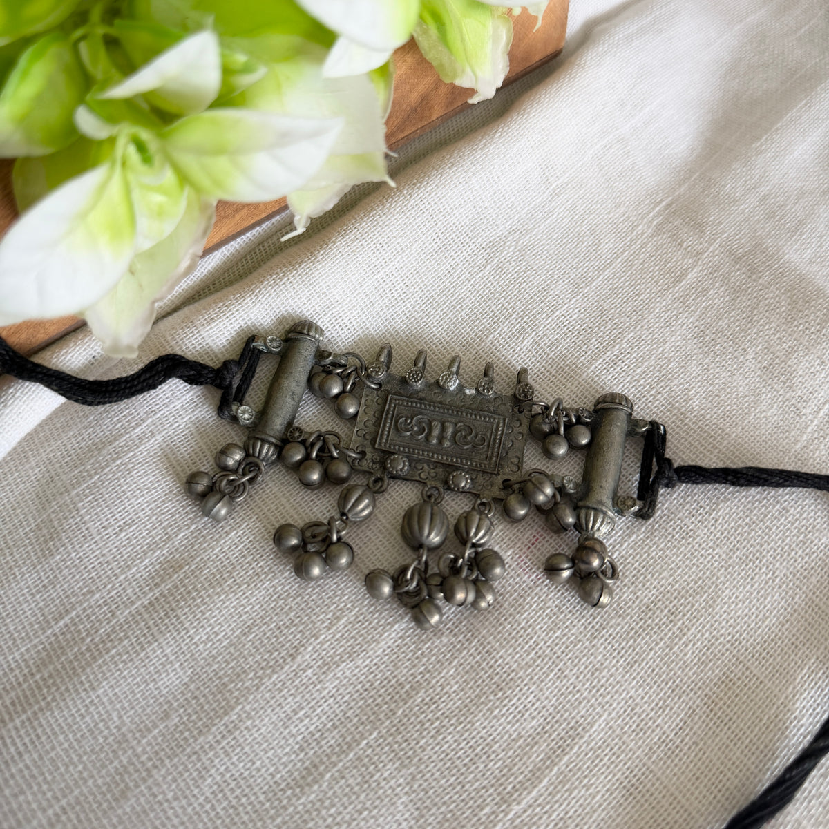 Black polished choker TSV678